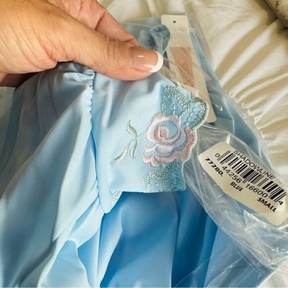 Shadowline Petals 53 Inch Long Sleeve Gown - Blue 33280 Size Small - Picture 6 of 9